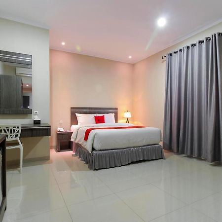 Reddoorz Plus Syariah @ Jalan Sriwijaya Медан Екстер'єр фото