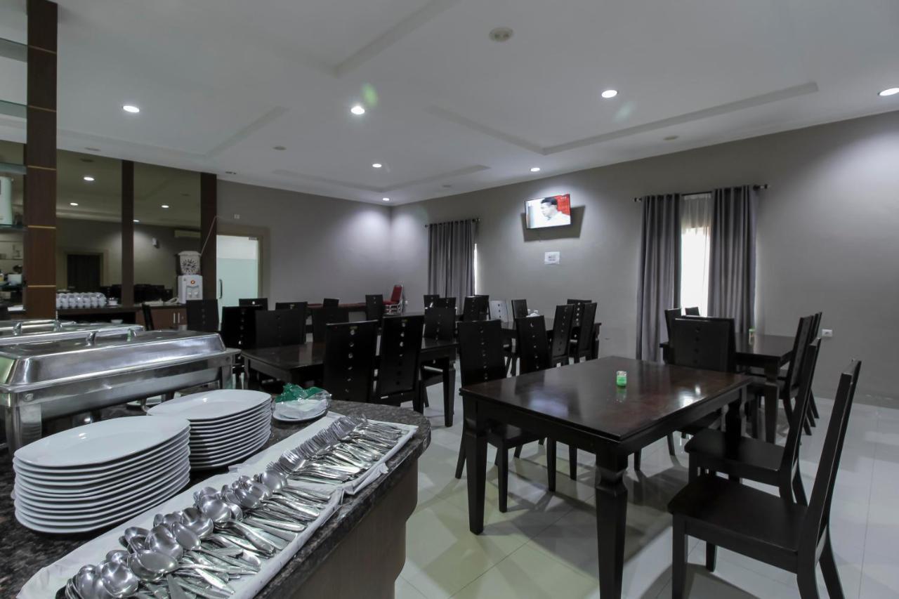 Reddoorz Plus Syariah @ Jalan Sriwijaya Медан Екстер'єр фото