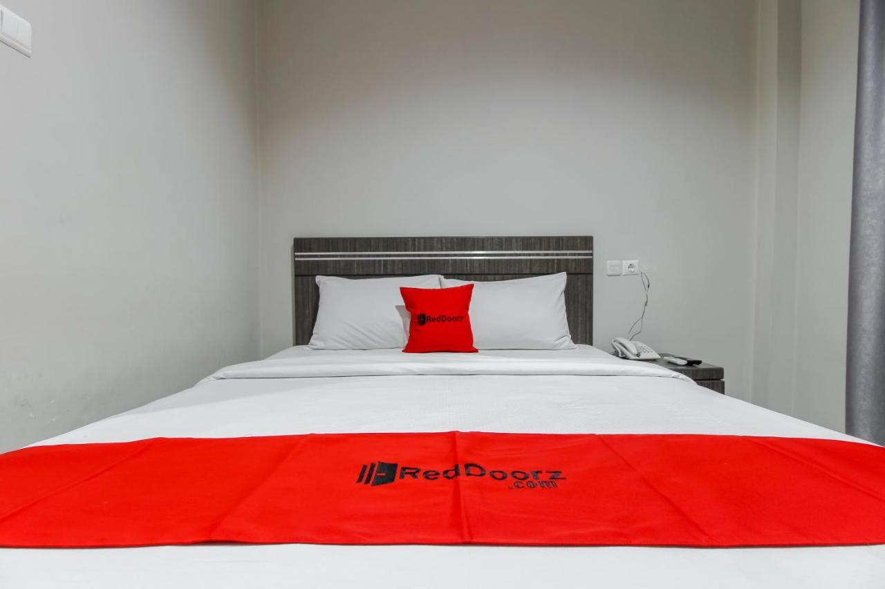 Reddoorz Plus Syariah @ Jalan Sriwijaya Медан Екстер'єр фото