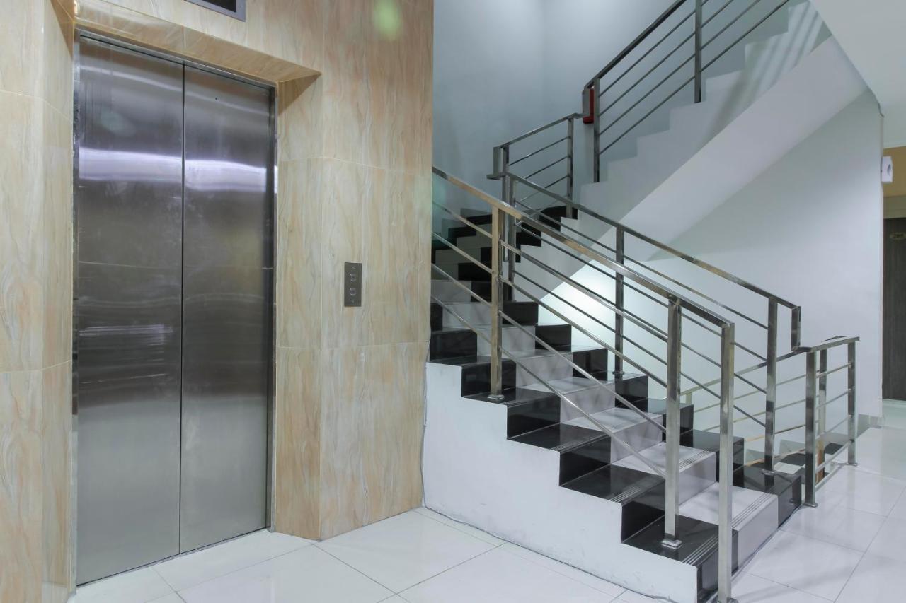 Reddoorz Plus Syariah @ Jalan Sriwijaya Медан Екстер'єр фото