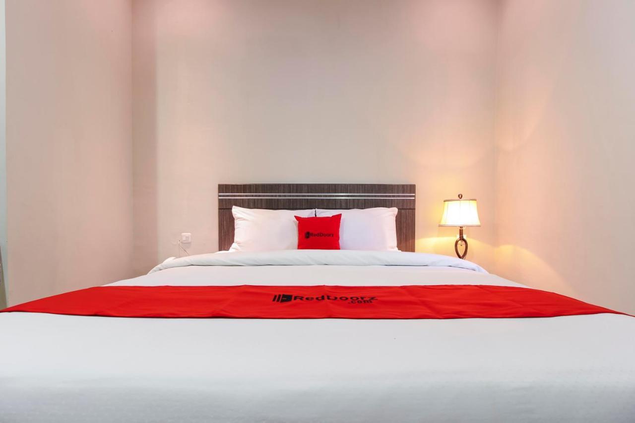Reddoorz Plus Syariah @ Jalan Sriwijaya Медан Екстер'єр фото