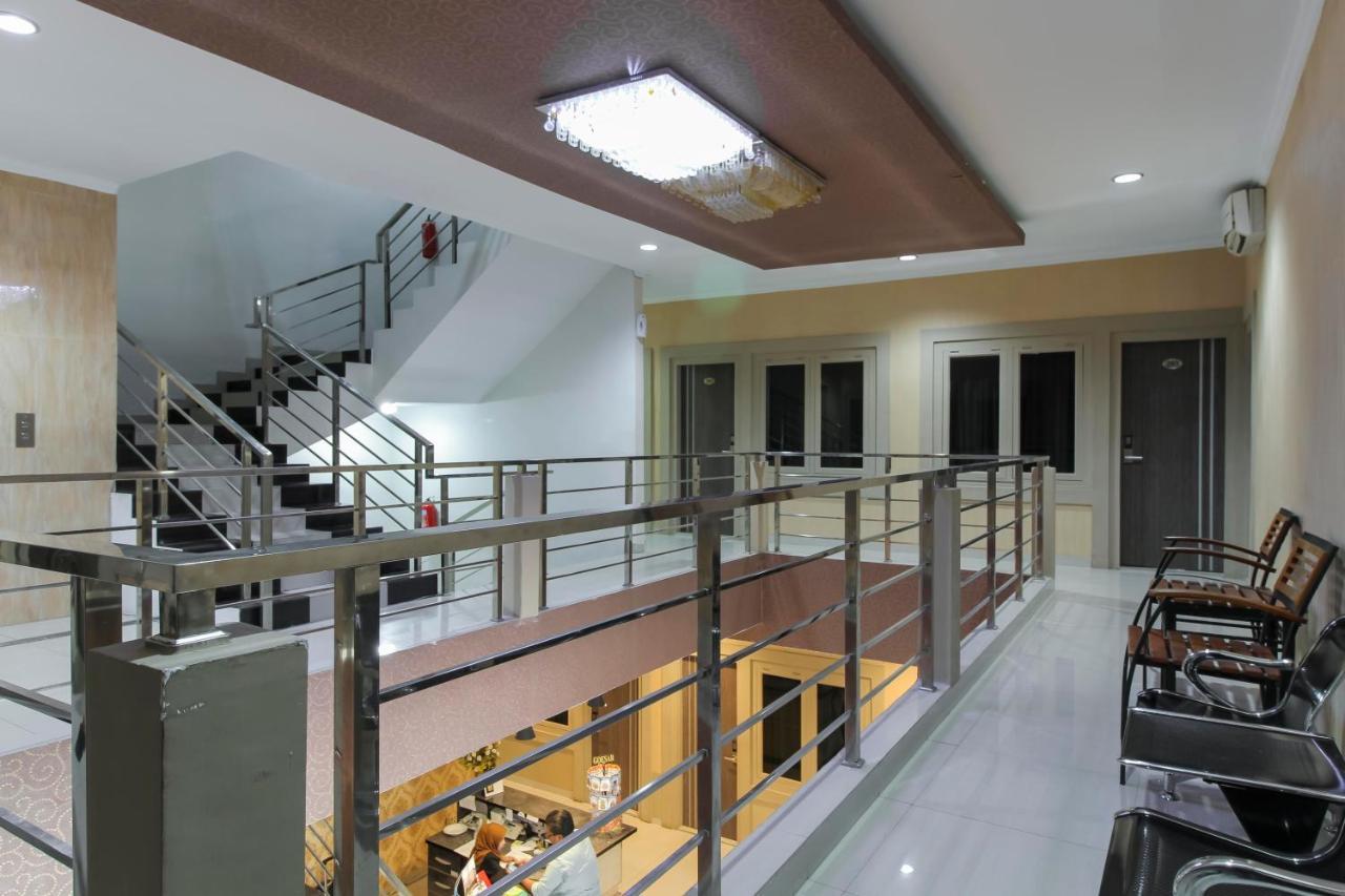 Reddoorz Plus Syariah @ Jalan Sriwijaya Медан Екстер'єр фото