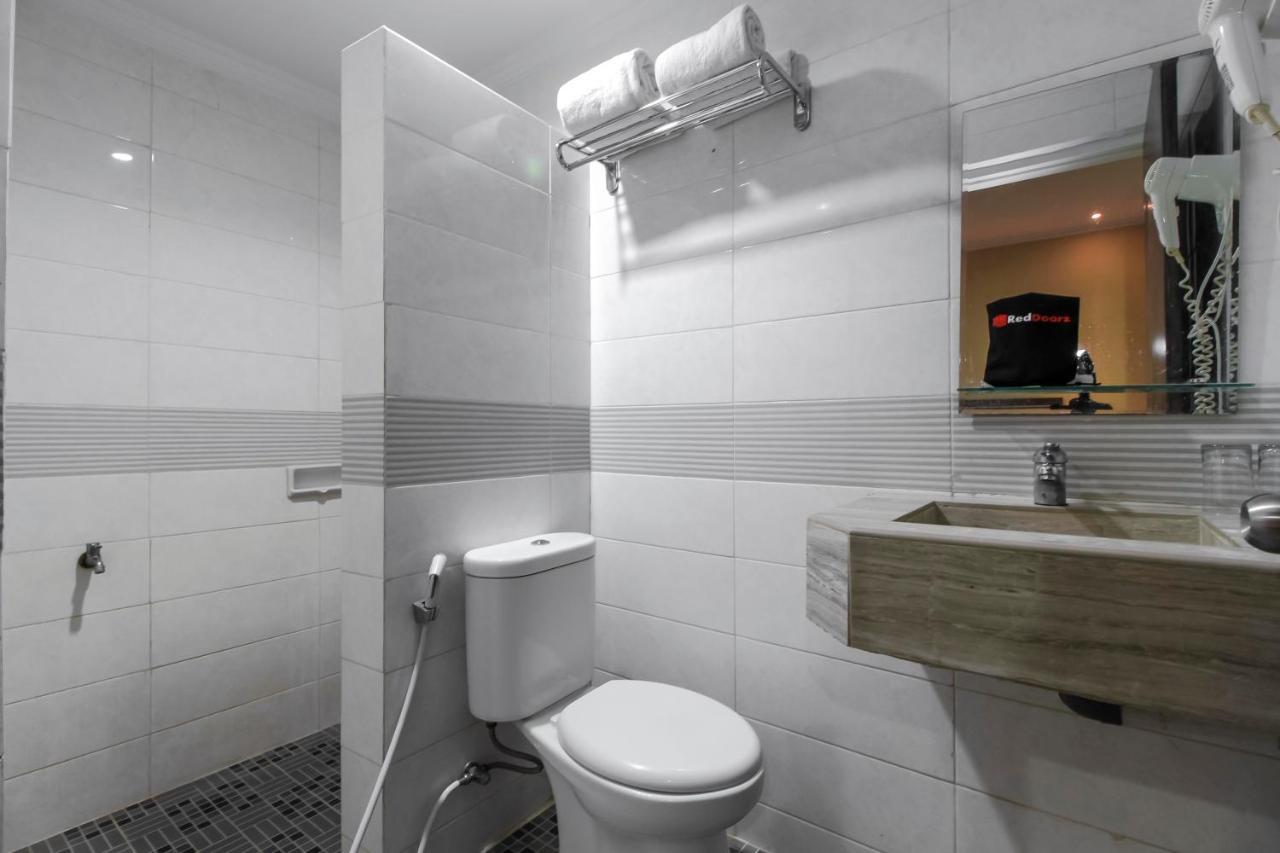 Reddoorz Plus Syariah @ Jalan Sriwijaya Медан Екстер'єр фото