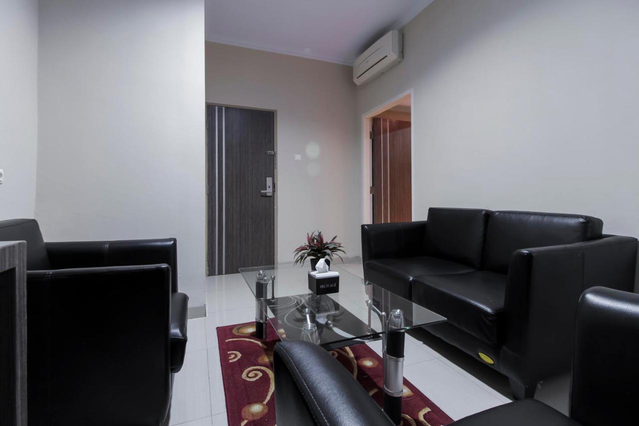 Reddoorz Plus Syariah @ Jalan Sriwijaya Медан Екстер'єр фото